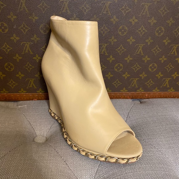 Chanel Lambskin Leather Chain Open Toe Wedge Booties, Beige, Size 38 - Picture 2 of 9